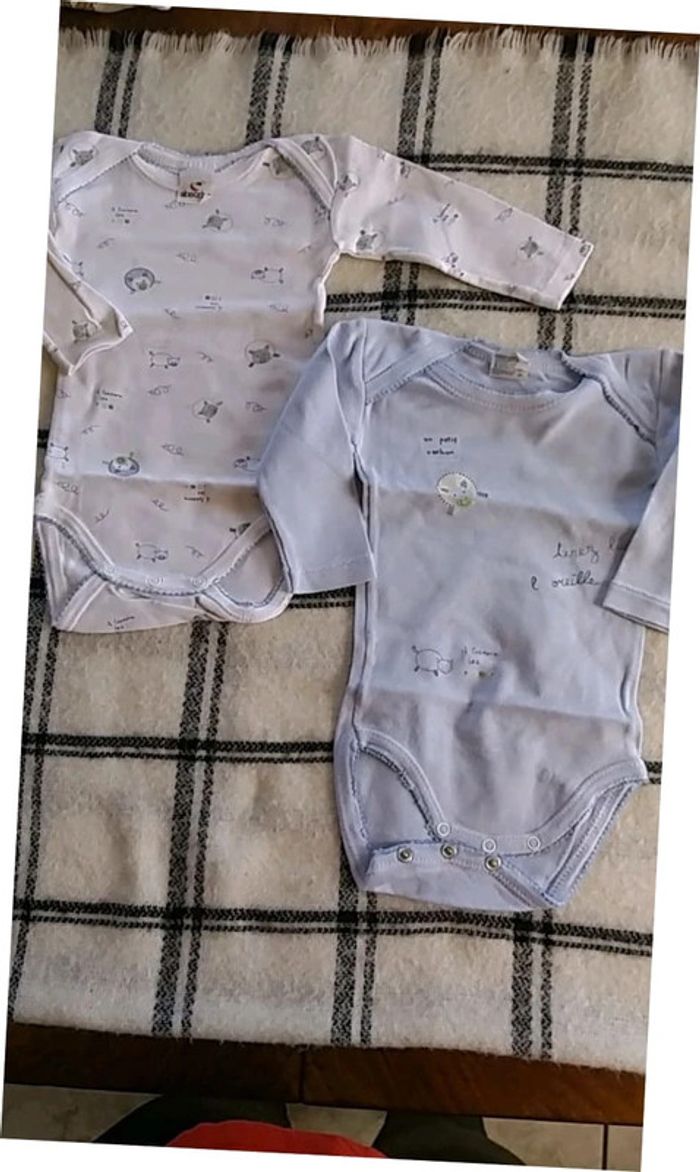 Lot de 2 bodies garçon taille 6 mois ml