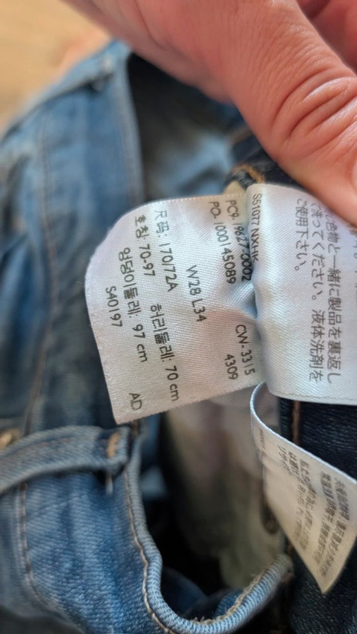 Jean Levi's  312 shaping slim W28 L34 taille mi haute - photo numéro 4