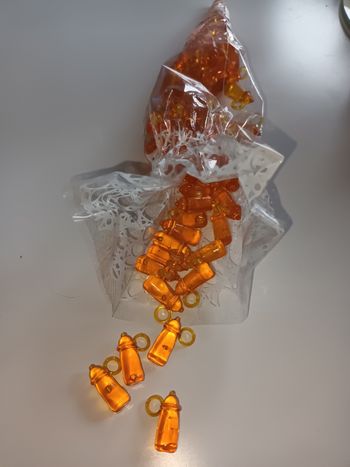 Biberon orange pour chaîne ou deco