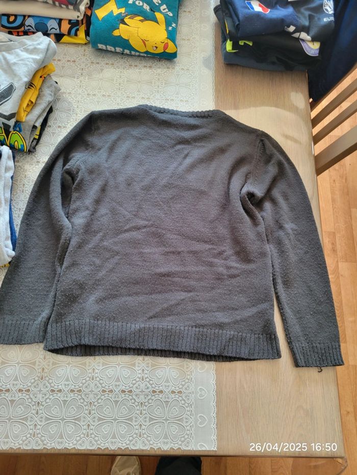 Pull de Noël pokemon pikachu - photo numéro 3