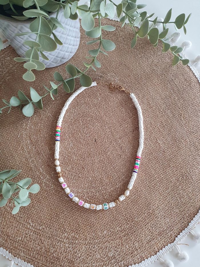 Collier Amour perles résine