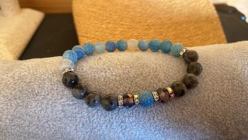 Bracelet en agate givrée bleue et Labradorite