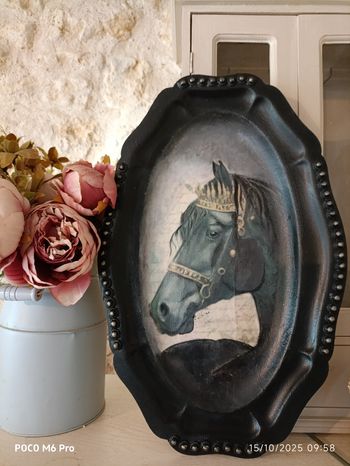 Cheval noir plateau décoratif