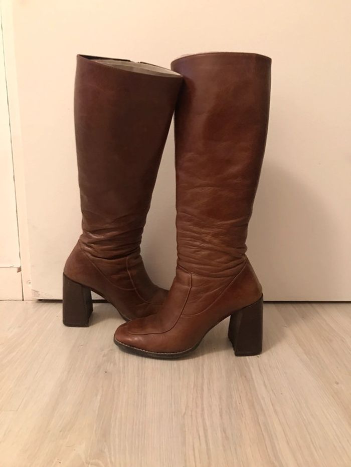 Bottes hautes bout carré marron Jonak
