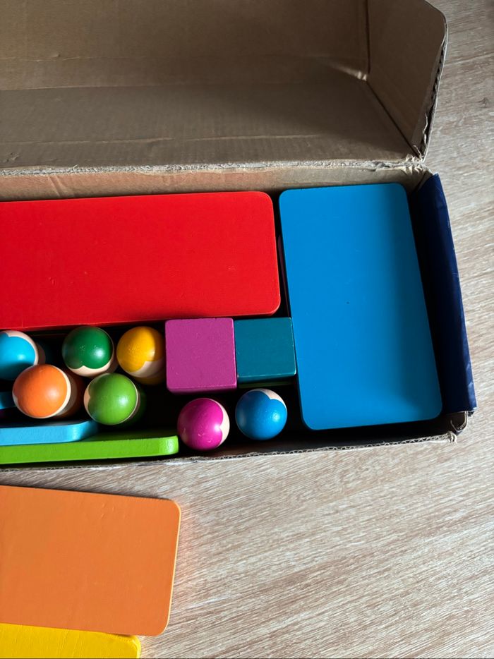 Jeu en bois empilage poupée arc en ciel montessori - photo numéro 2