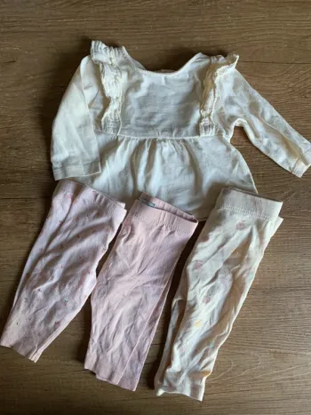 Lot ensemble 4 pièces bébé fille legging t-shirt Ml Gemo Kiabi 1 mois parfait état
