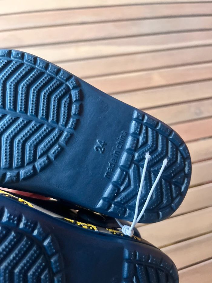 Sabot type Crocs taille 24 - photo numéro 3