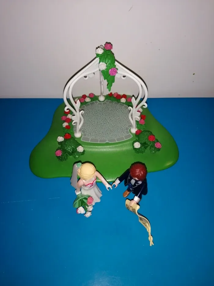 Thème* personnage & végétation / mariés - photo numéro 5