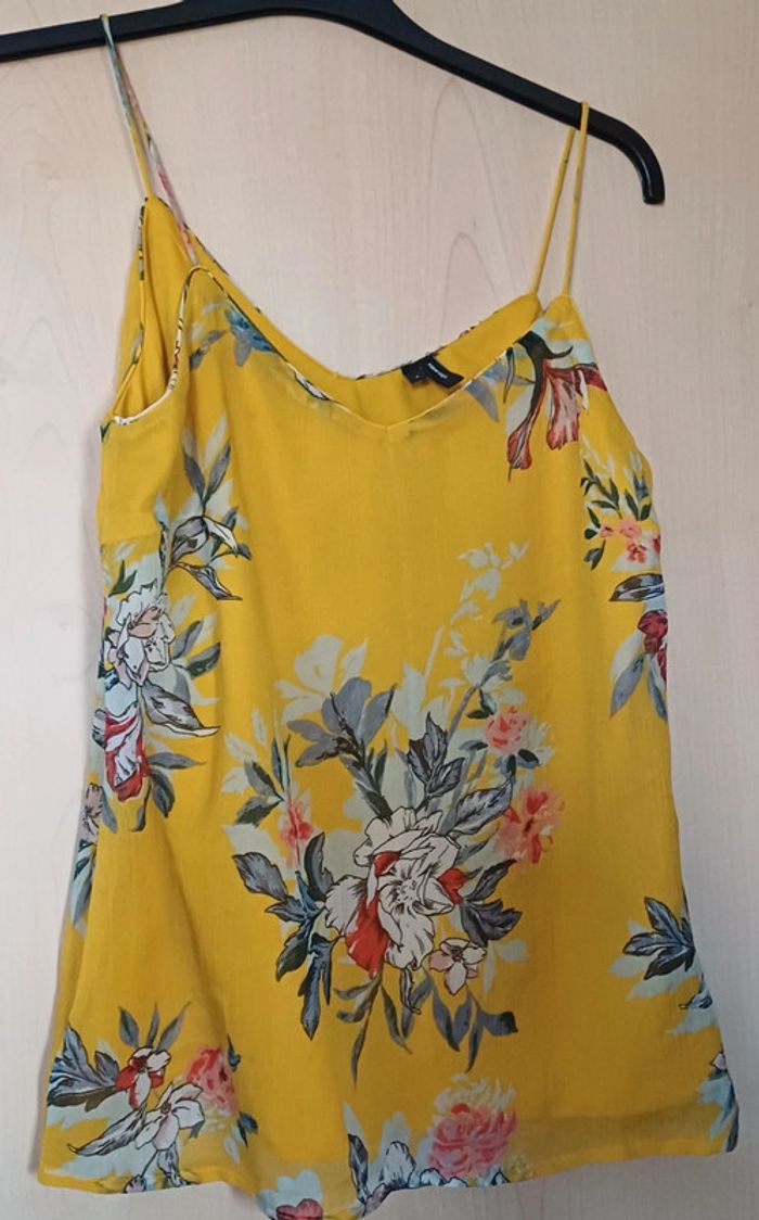Top à bretelles vero moda taille small.