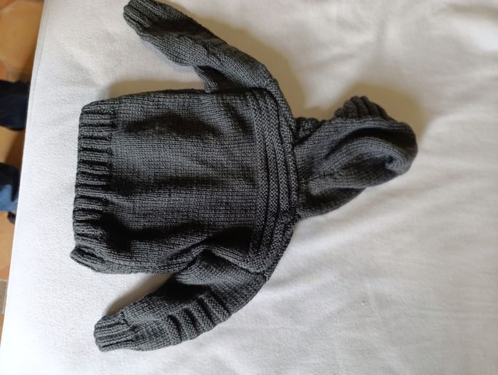 Gilet tricoté main - 12 mois - photo numéro 3