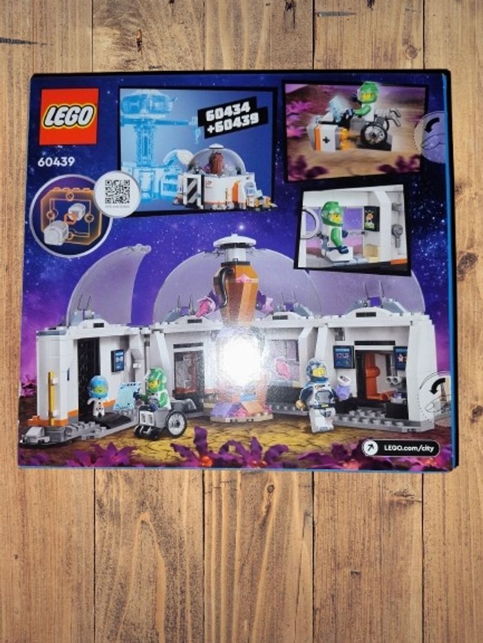 LEGO City 60439 - Le Laboratoire Scientifique de l’Espace
(Neuf scellé:) - photo numéro 2