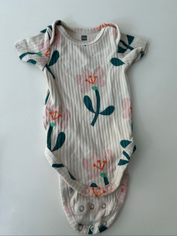 Lot de 9 tenues bébé taille 50-56cm - photo numéro 6