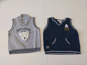 2 gilets sans manche 12 mois
