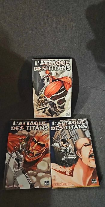 Lot de 3 mangas l'attaque des titans