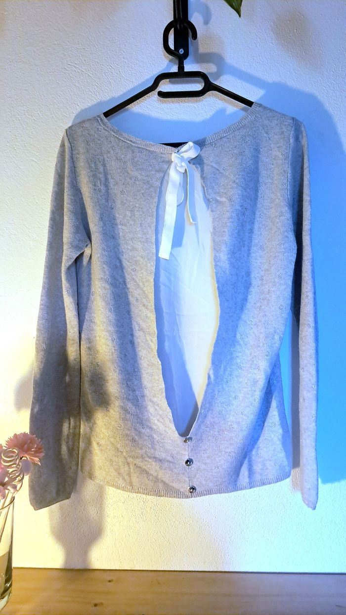 Petit pull fin gris clair à pois pailletés