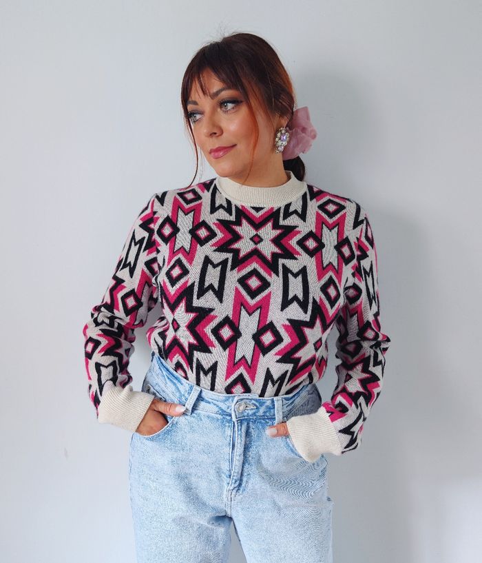 Pull d'hiver en laine motif rétro rose moderne et tendance Marque Monoprix Taille 38 M 
Très bon état - photo numéro 2