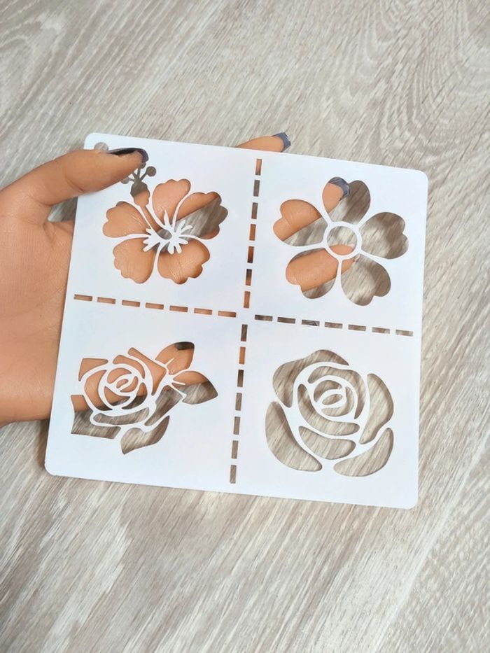 Pochoir fleurs