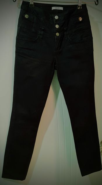 T. 36 (S) - Jean noir LIU JO taille haute – Excellent état