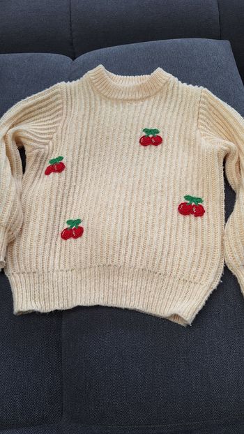 Pull cerises 6 ans