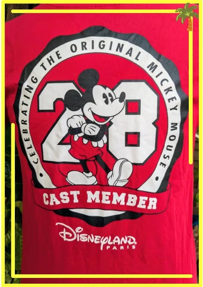 🎢 T-shirt officiel Disneyland Paris - Cast Member édition Mickey 28 🎉 - photo numéro 2