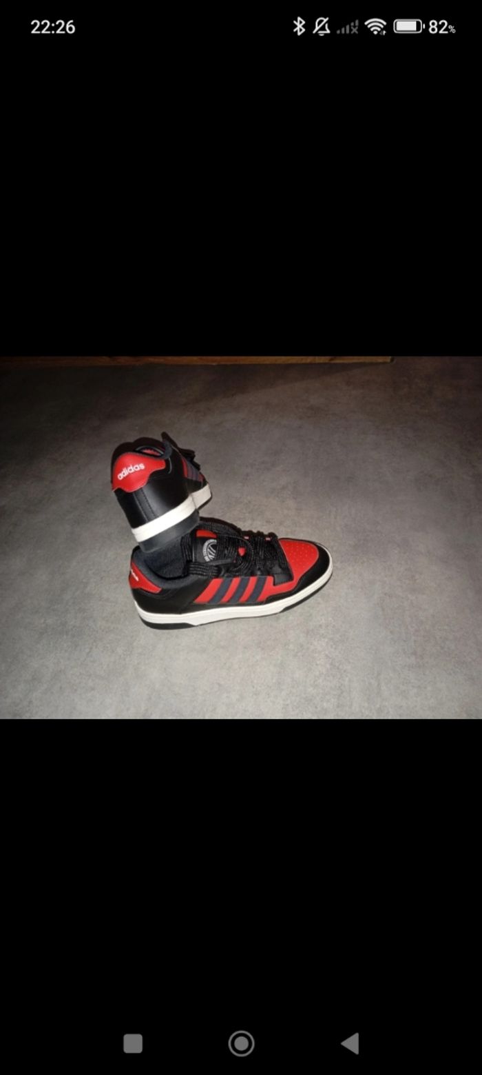 basket adidas noir et rouge T 37.1/3 - photo numéro 4