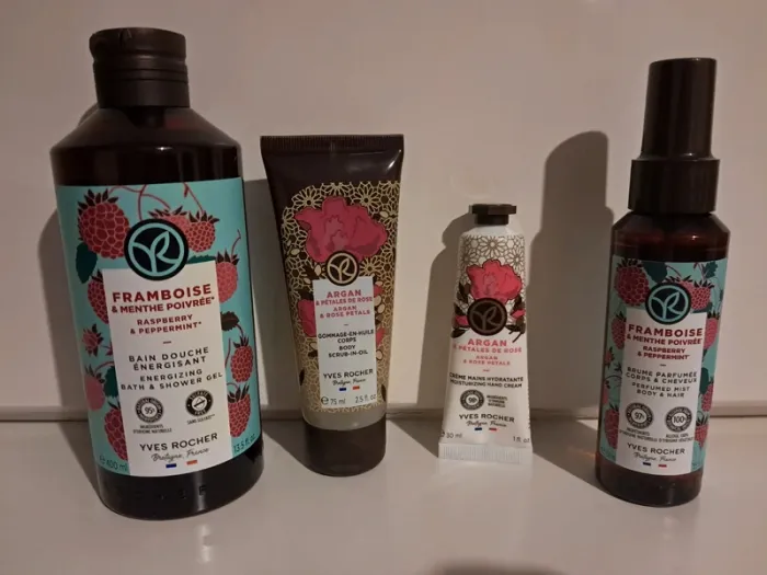 Lot yves rocher neuf