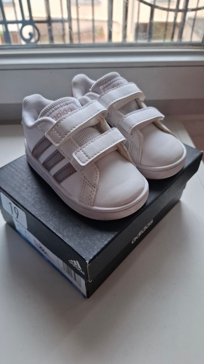 Basket adidas taille 19
