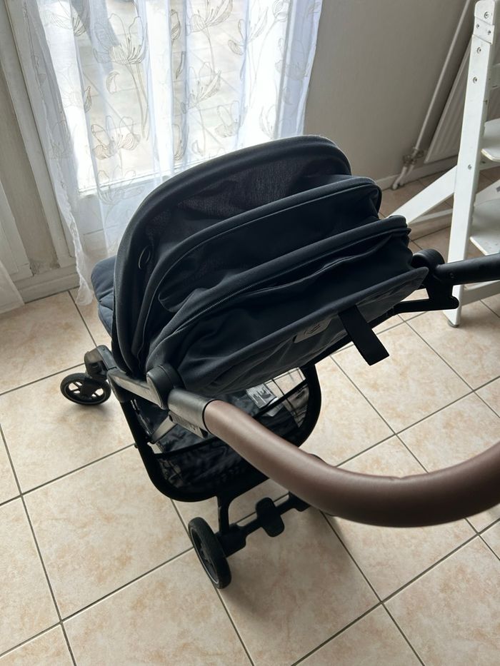 Poussette maxi cosy et ses accessoires - photo numéro 3