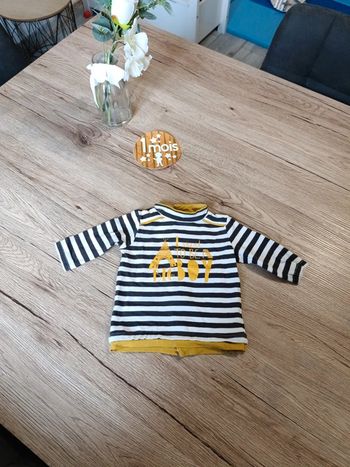 Sous pull Kiabi 1 mois