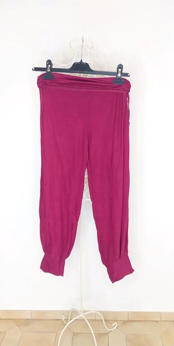 Pantalon bordeaux resserrer en bas