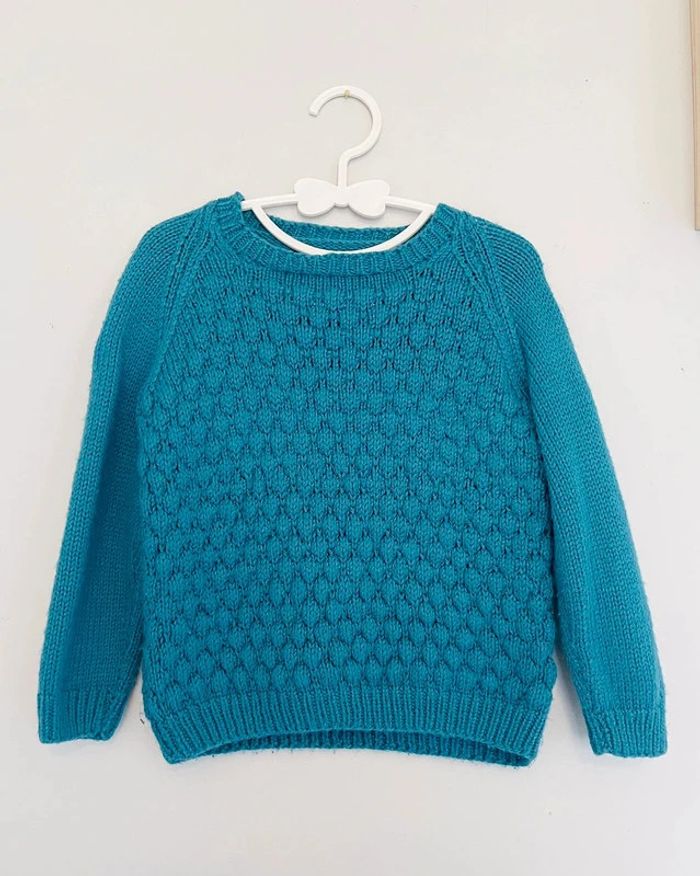 Pull bleu canard en mailles torsadées 3 ans - Créatrice ( fait main ) - photo numéro 3