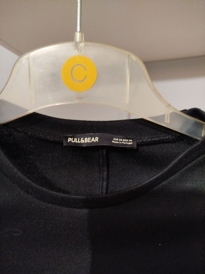Petite robe noire taille 34 pull&bear - photo numéro 3