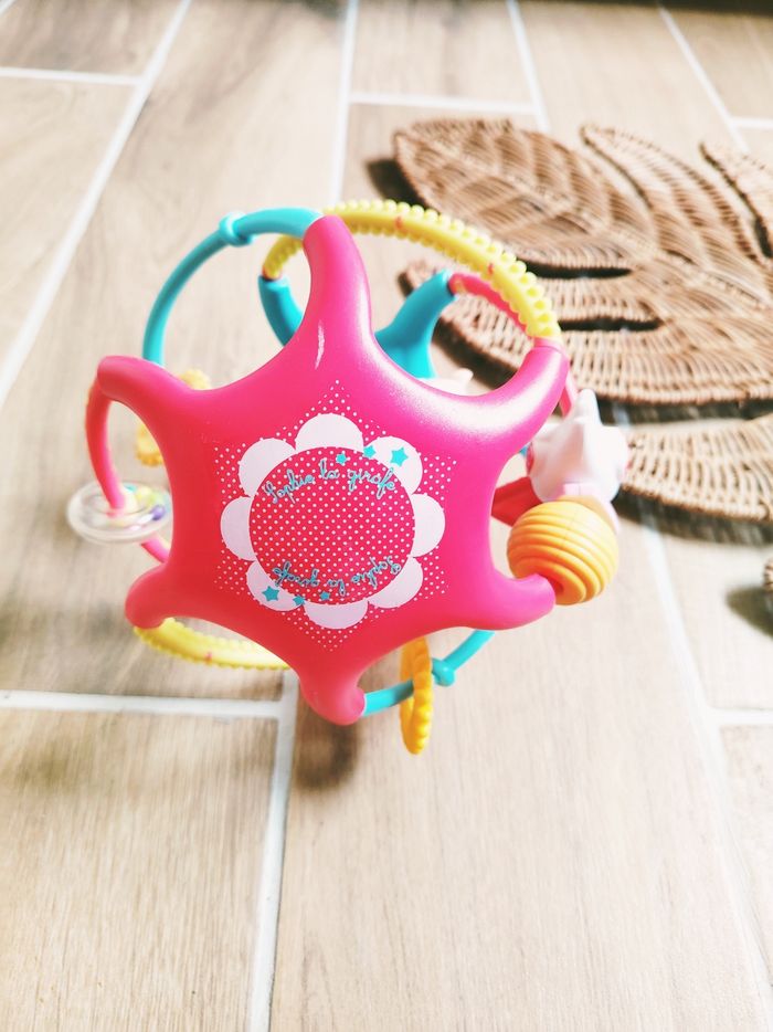 🏐Grosse balle sensorielle multi activités en plastique marque Sophie la girafe - photo numéro 4