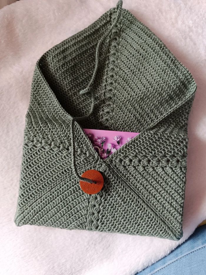 Pochette livre fait main - photo numéro 2