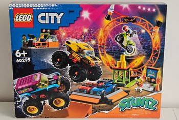 LEGO City 60295 L'arène de spectacle des cascadeurs