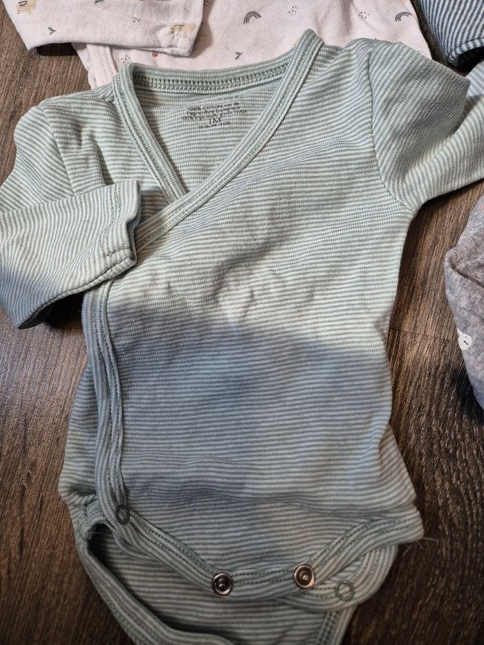 Lot de 8 bodys - photo numéro 6