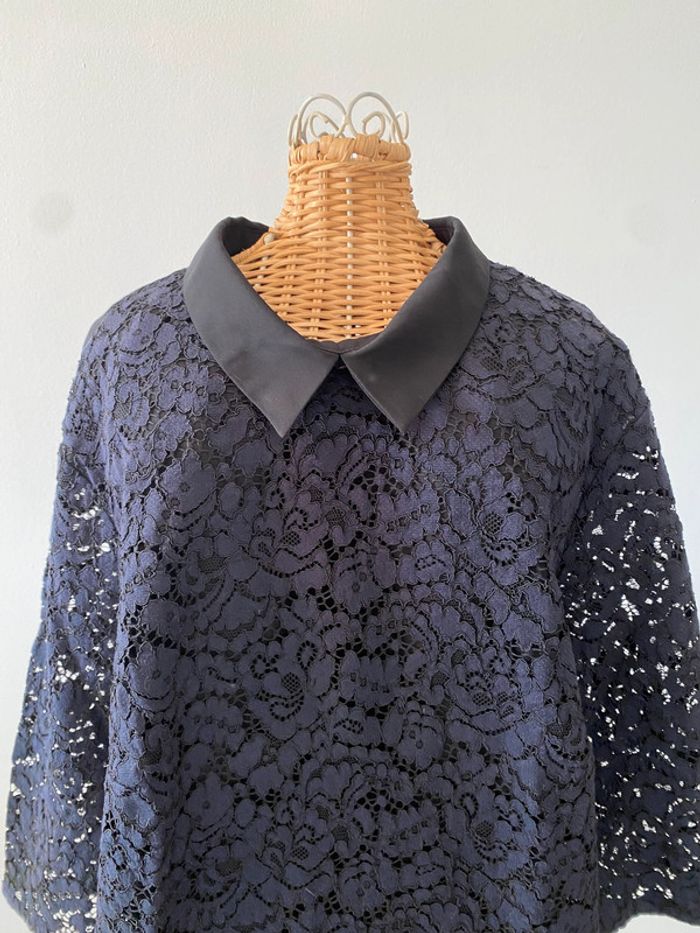 Blouse tee shirt style chemise Camaïeu à dentelle noir et marine taille 38 - photo numéro 3