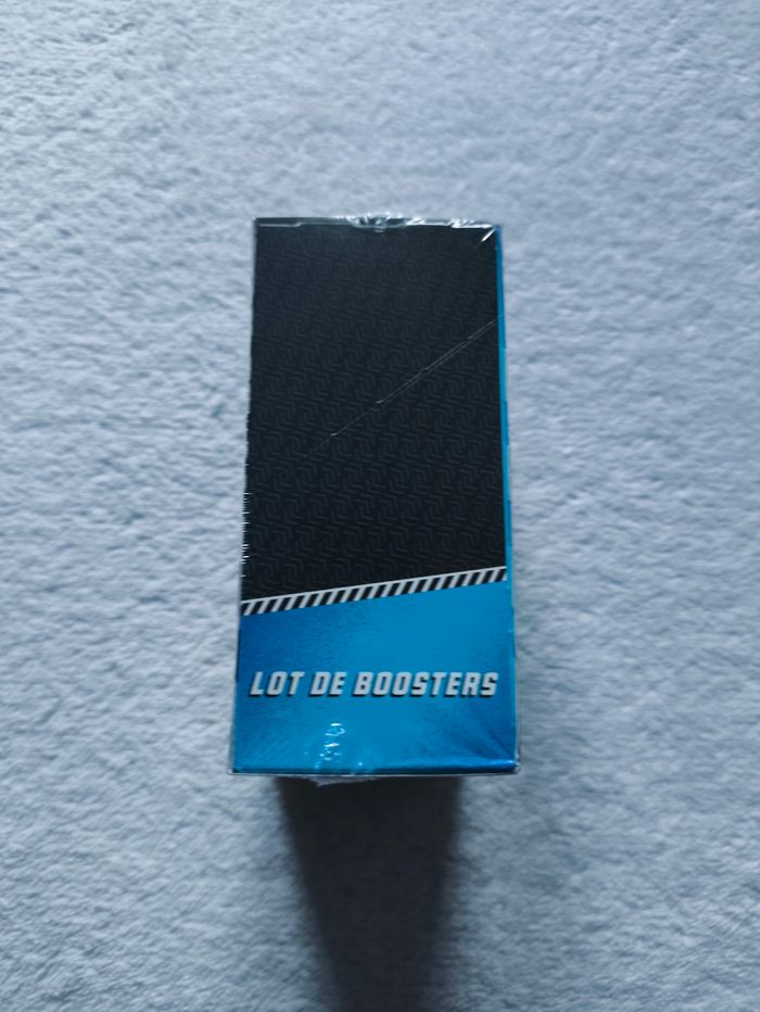 Bundle Pokémon Écarlate & Violet EV 10.5 : Foudre Noire - photo numéro 2