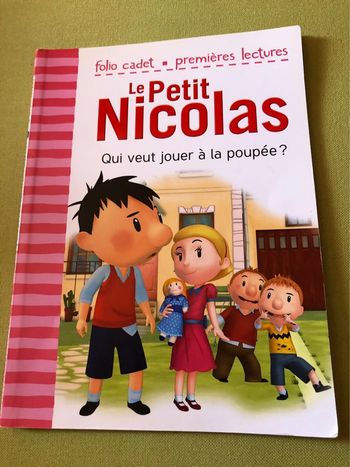 Livre premières lectures le petit Nicolas qui veut jouer à la poupée?