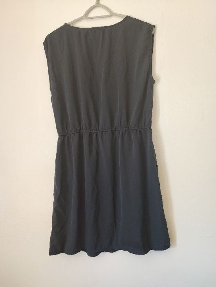 2 - Robe légère idéale pour le printemps et l'été 🌞