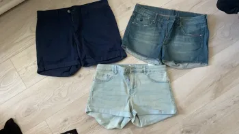 Lot de 3 shorts taille 27