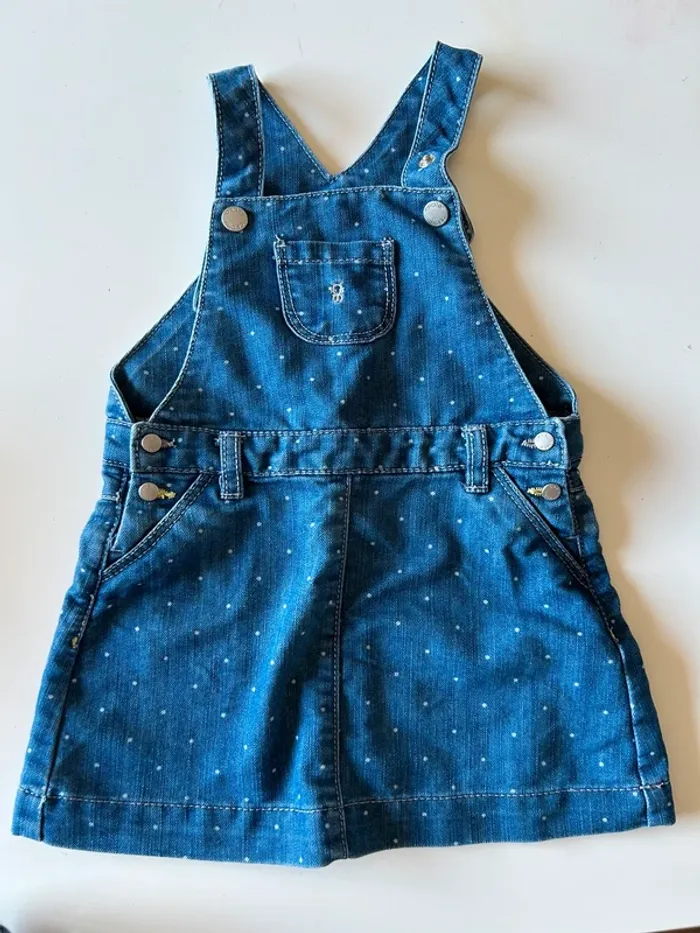 Robe salopette en jean bleu à pois blanc