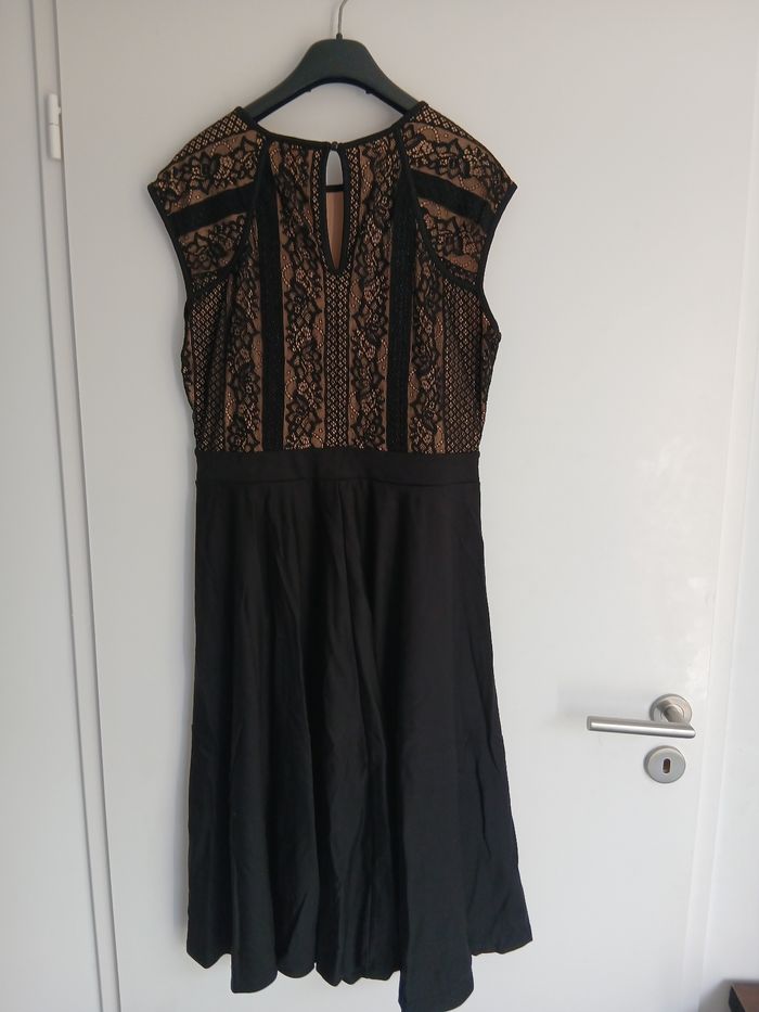 Robe noire - photo numéro 5