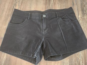 Short noir kiabi comme neuf taille 42 en coton et elasthane