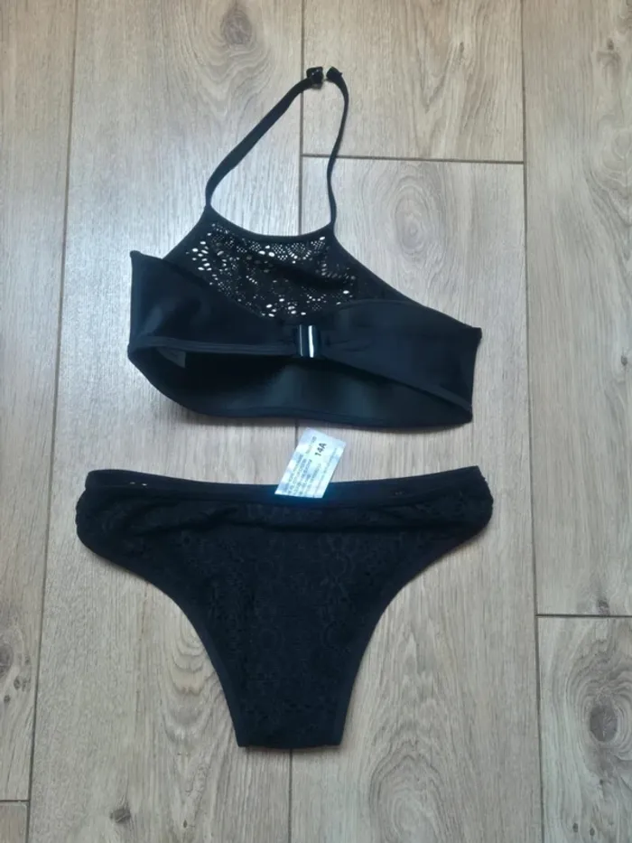 Maillot de bain "la halle" 2 pièces broderies anglaises noir 14 ans neuf jamais porté - photo numéro 2