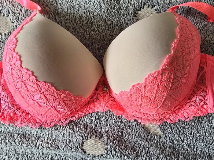 Soutien gorge Diabless rose fluo et rose pâle 95C - photo numéro 3