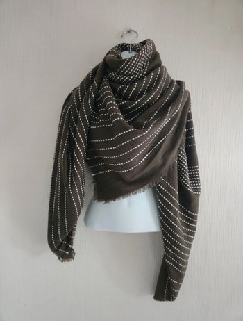 Écharpe kaki et blanche oversize neuve