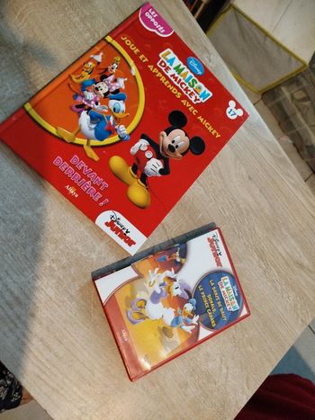 17/ joue et apprends avec Mickey : devant derrière
