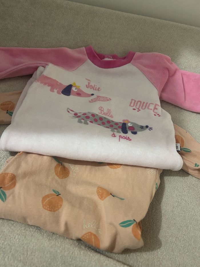 Pyjama attaché par derrière - photo numéro 2