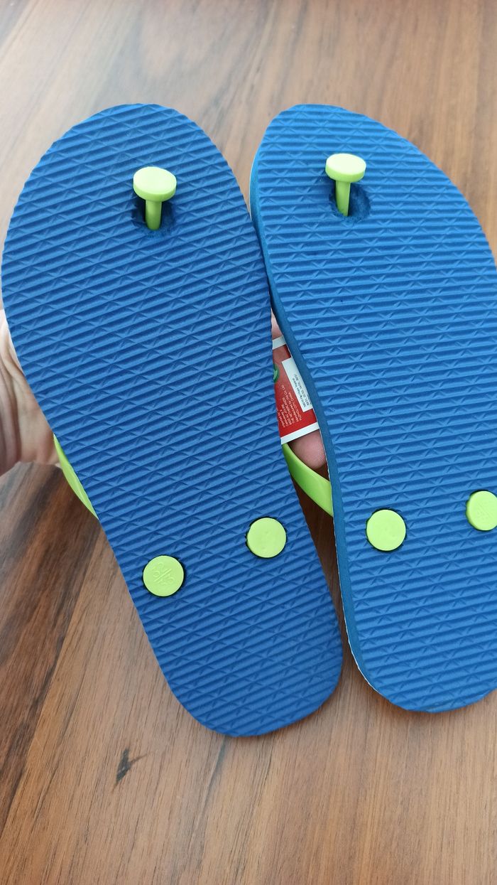 Tongs garçon 32 33 neuves - photo numéro 3